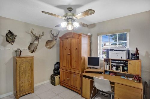 7215 15th Ave, Hialeah FL  33014-3805 exterior