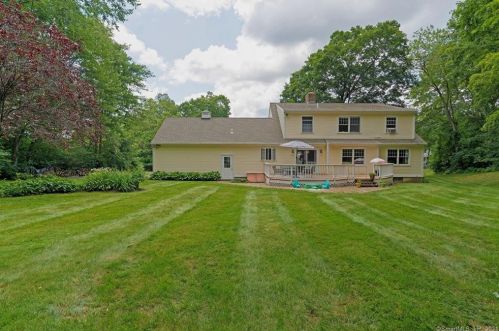 32 Lynnrich Dr, Litchfield, CT 06787-1029