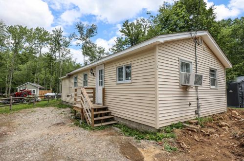 5 Ferndale Rd, Raymond, NH 03077-1321