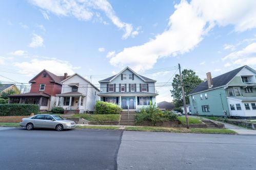 1105-1105 Mercer St, New Castle, PA 16101-4674