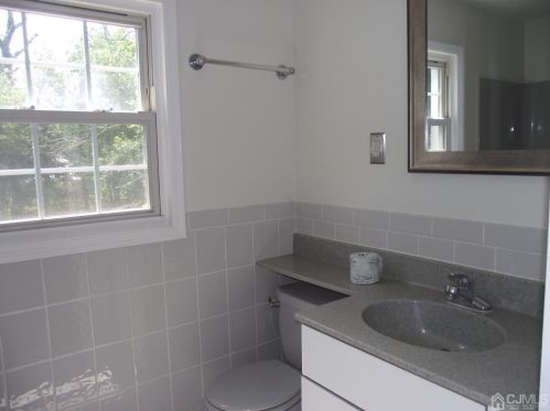 26 Logan Ln, Piscataway NJ  08854-5804 exterior