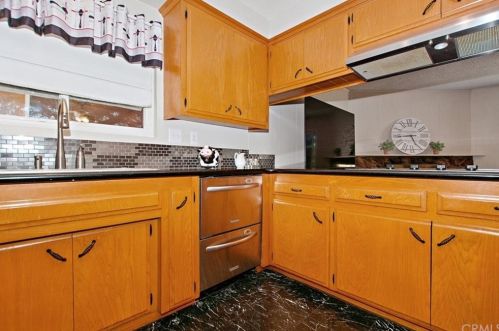 9342 Los Angeles St, Bellflower CA  90706-4446 exterior