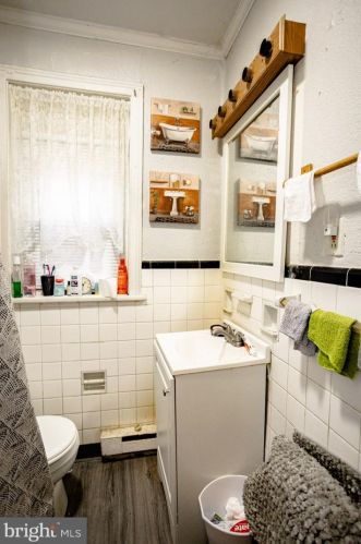 7046 Chew Ave, Philadelphia PA 19119-1846 exterior