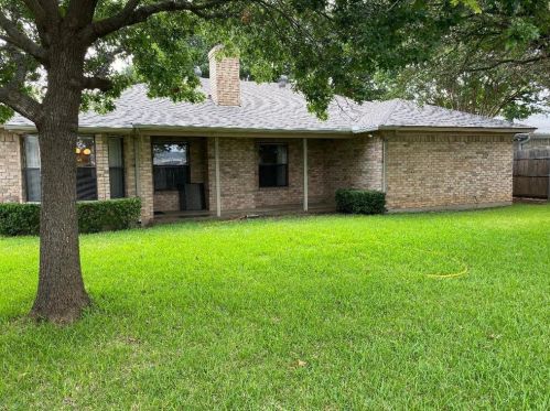 7925 Val Verde Dr, Fort Worth, TX 76123-1341