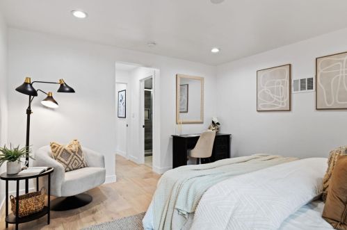 813 Lakeview Way, Redwood City CA  94062-3412 exterior