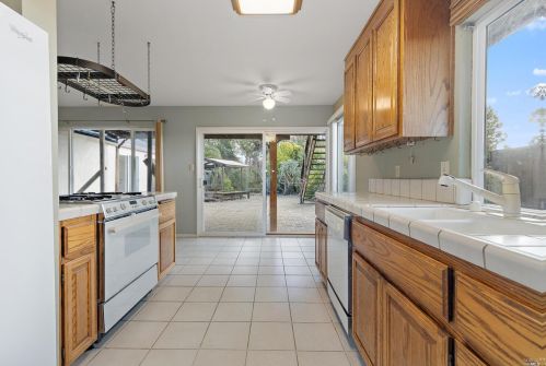 412 Turner Dr, Benicia CA  94510-1413 exterior