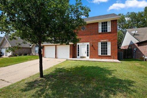 4737 Waterway Dr, Fort Worth, TX 76137-1533