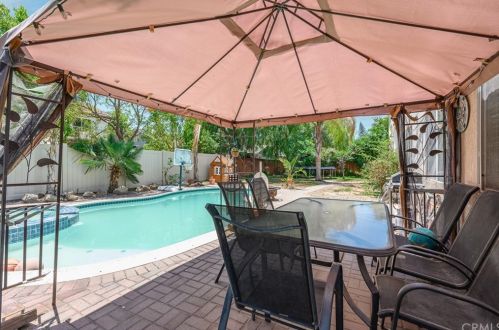 12607 Orangeblossom Ln, Riverside CA  92503-7059 exterior