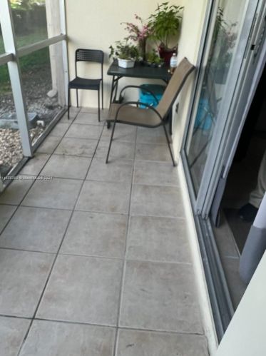 1551 135th Ter, Hollywood FL  33027-1877 exterior