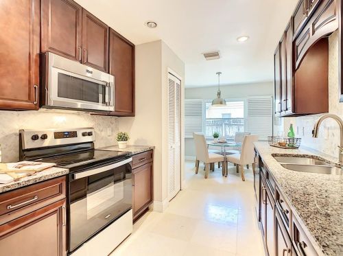 4141 Cobble Stone Ct, Orlando, FL 32810-1922