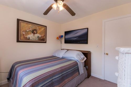 19 Casey Dr, Middletown RI  02842-6224 exterior