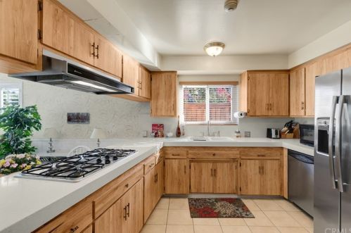 1915 Chateau Ave, Anaheim CA 92804-4409 exterior