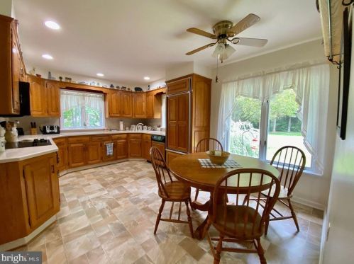 61 Lakeview Dr, Pilesgrove NJ 08098-2081 exterior