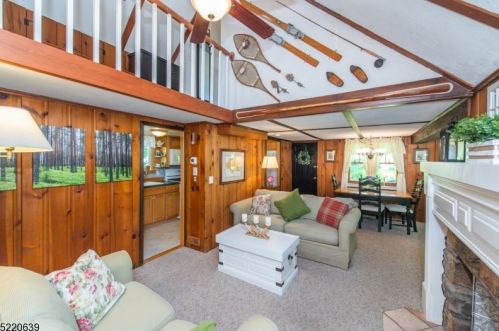 21 Lagoon Trl, Kinnelon NJ  07405-3310 exterior