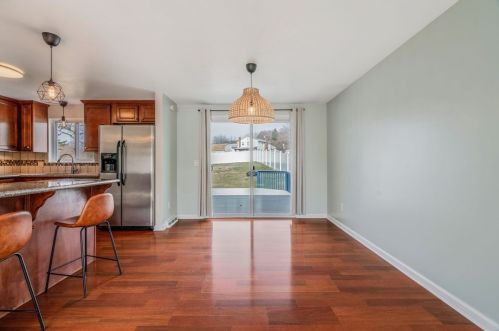 2422 Rolling Farms Rd, Glenshaw PA  15116-2564 exterior