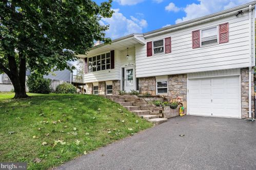 1223 Valley Rd, Pottstown, PA 19464-2437