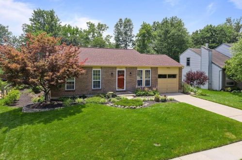 8013 Buckland Dr, Cincinnati, OH 45249-1206