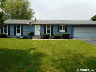 17 Sunderland Trl, Rochester, NY 14624-4902