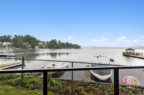4 Marina Dr, Mahopac, NY 10541-1611