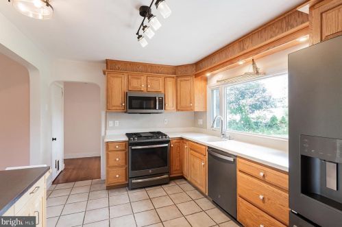 2037 Stone Mill Rd, Lancaster PA  17603-6053 exterior