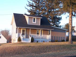 206 Randolph Rd, Middletown, CT 06457-5605
