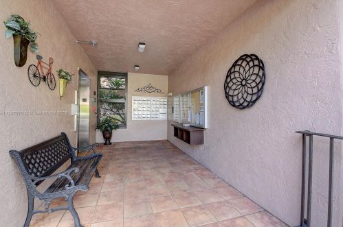 7320 Amberly Ln, Delray Beach FL  33446-2949 exterior