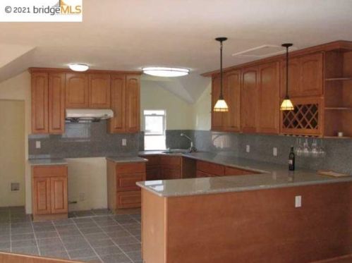 546 25th St, Oakland, CA 94612-1765