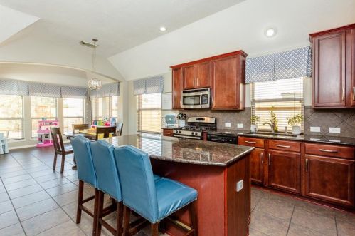 3209 Windy Bank Ln, Pearland, TX 77581-3547