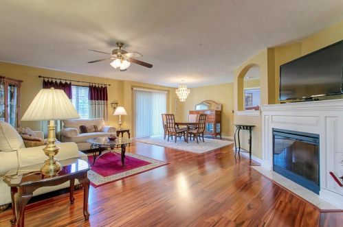 618 Heritage Sq, New Haven OH  45030-8207 exterior
