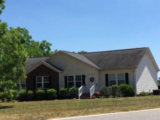 102 Innis Brook Dr, Easley SC  29642-8380 exterior