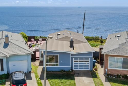 82 Oceanside Dr, Daly City, CA 94015-4630