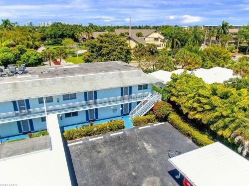 750 Mooring Line Dr, Naples FL 34102-4770 exterior