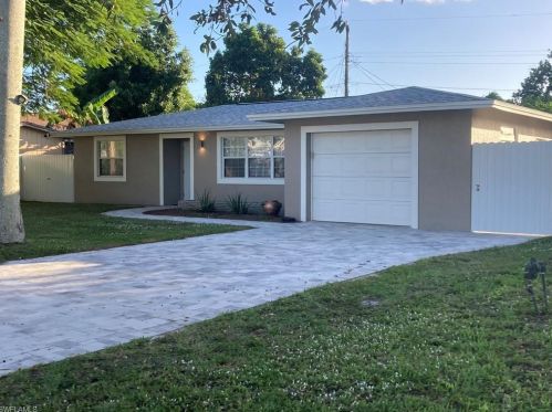 4830 Cortez Cir, Naples, FL 34112-3712