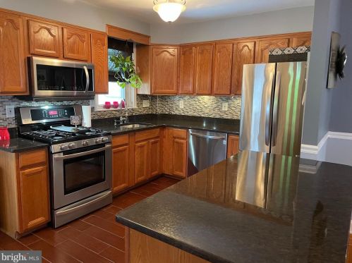 3118 Guilford St, Philadelphia PA 19152-4504 exterior