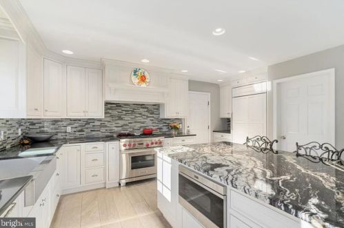 4312 Wyndemere Cir, Schnecksville PA  18078-3529 exterior