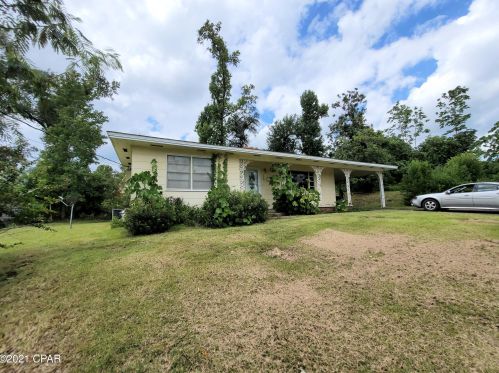 2943 Noland St, Marianna, FL 32446-3109