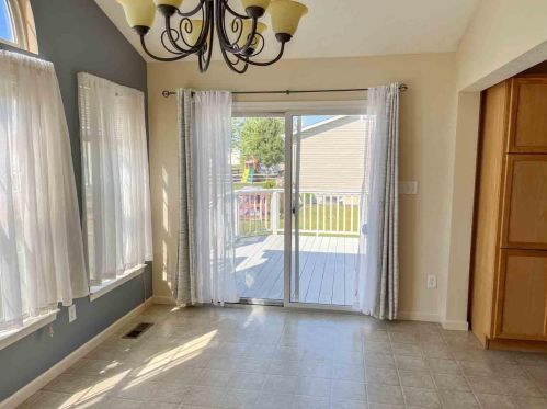 115 Springhouse Dr, Englewood OH  45322-8795 exterior