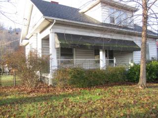 2320 Lexington Ave, Ashland KY  41101-2865 exterior