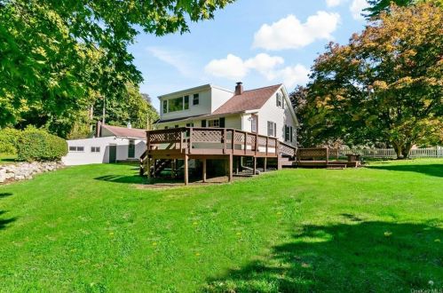 12 Wood Ave, Nelsonville, NY 10516-1005