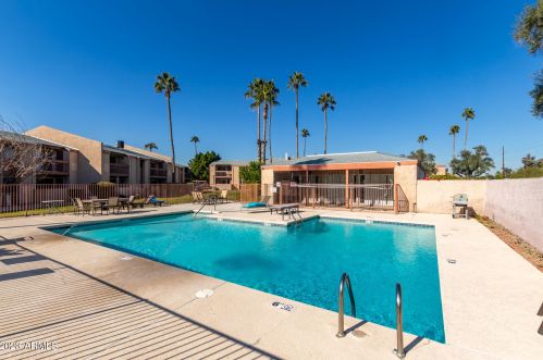 7550 12th St, Phoenix AZ 85020-4571 exterior