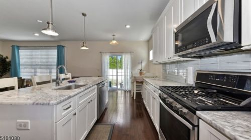 38 Walnut St, Little Falls NJ  07424-1402 exterior