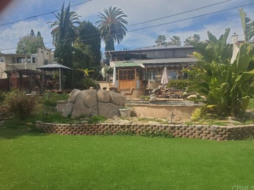 313 Beaumont Dr, Vista, CA 92084-5635