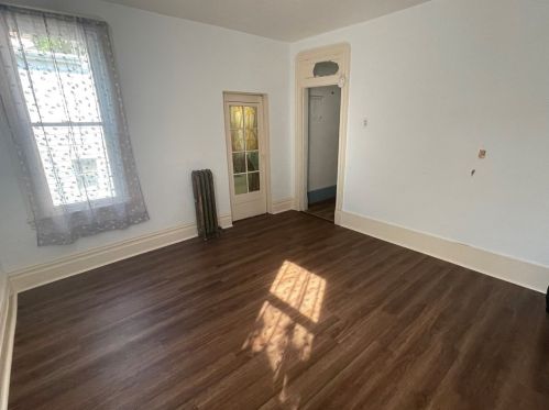 307 Graham St, Pittsburgh PA  15206-2839 exterior