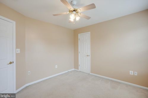 6249 Oakland Dr, Woodbridge VA  22193-7017 exterior