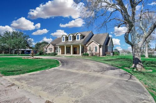 212 Green Ave, Palacios, TX 77465-3212