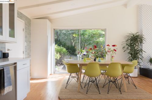 166 Capricorn Ave, Oakland, CA 94611-1943