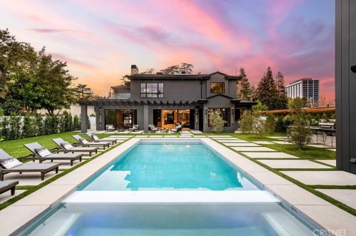 4508 Haskell Ave, Van Nuys CA  91436-3148 exterior