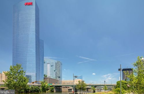 2429 Locust St, Philadelphia PA  19103-5553 exterior