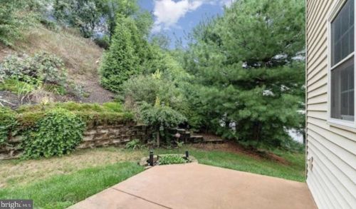36 Ashburg Dr, Navy Sup Dpt PA  17050-8209 exterior