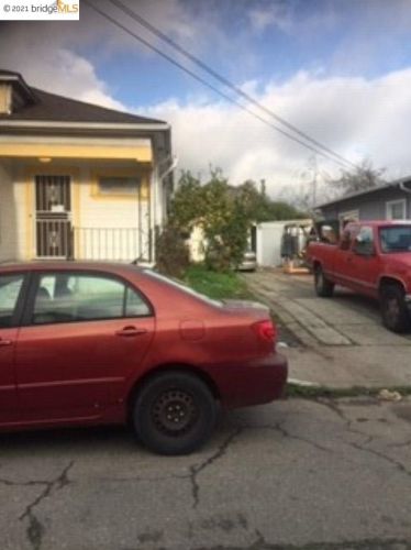 11060 Apricot St, Oakland, CA 94603-3830